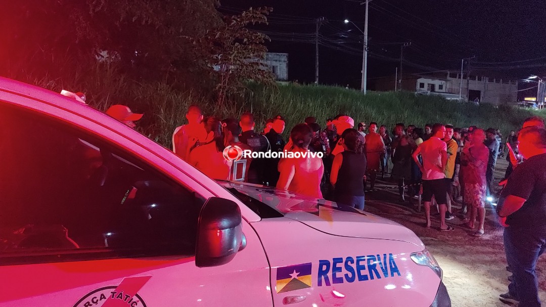 ASSISTA: Jovem é executado a tiros em campo de futebol