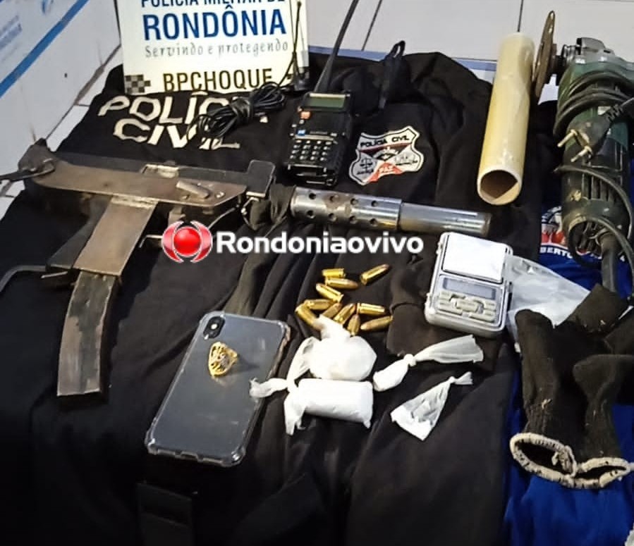 CALIBRE 9MM: Dupla é presa com metralhadora e farda da Polícia Civil 