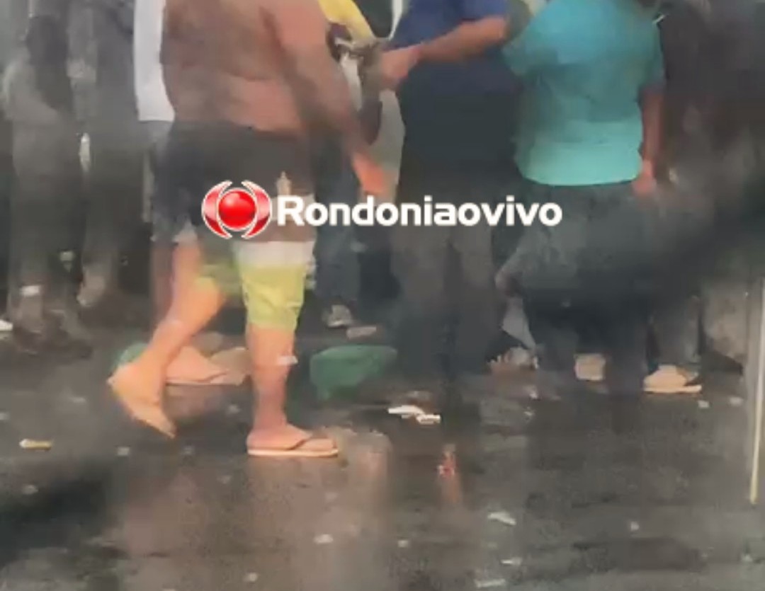 NA CHUVA: Motociclista é socorrido e intubado após grave acidente na capital 