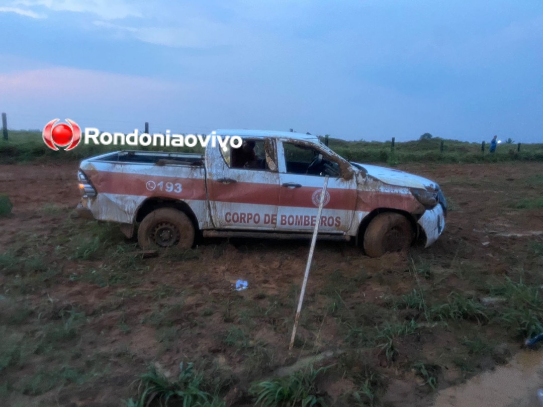 AQUAPLANAGEM: Caminhonete do Corpo de Bombeiros se envolve em capotamento na BR