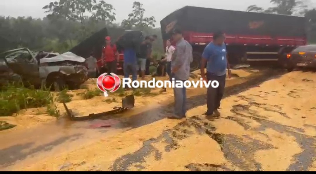 TRÁGICO: Batida entre carretas e carros deixa um morto e criança desaparecida na BR-364