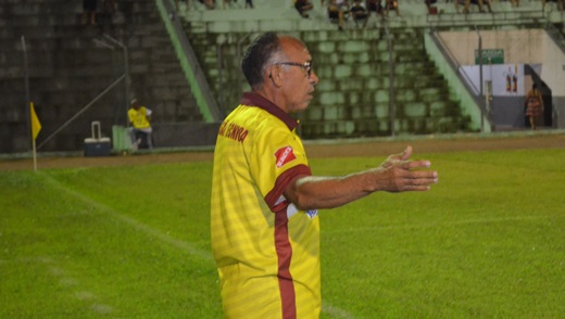 Mirandinha ganha o jogo e dá adeus ao Genus