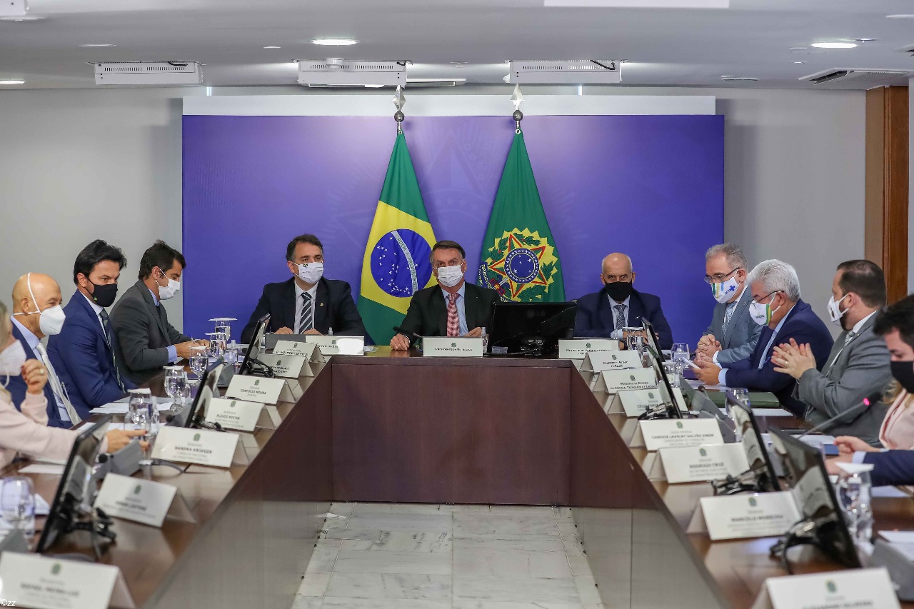 SENADOR: Confúcio Moura apresenta trabalho do Senado em reunião com o presidente Bolsonaro