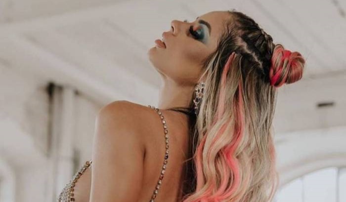 SENSUAL: Lexa mostra bumbum com fantasia ousada de Carnaval; amplie!