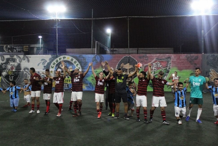 LIBERTADORES É HOJE: Sósias do Flamengo goleiam time de anões Grêmio pra esquentar decisão