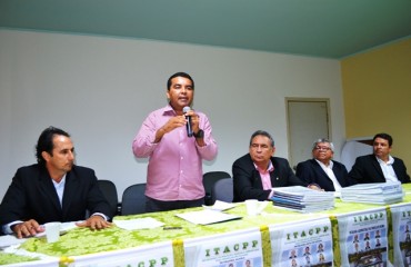 ELEIÇÕES 2012 - Lindomar Garçon participa de debate com cooperados da Coomapeixe