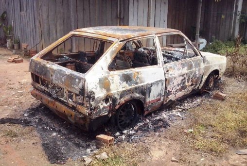 Carro de presidente de associação é incendiado - VÍDEO