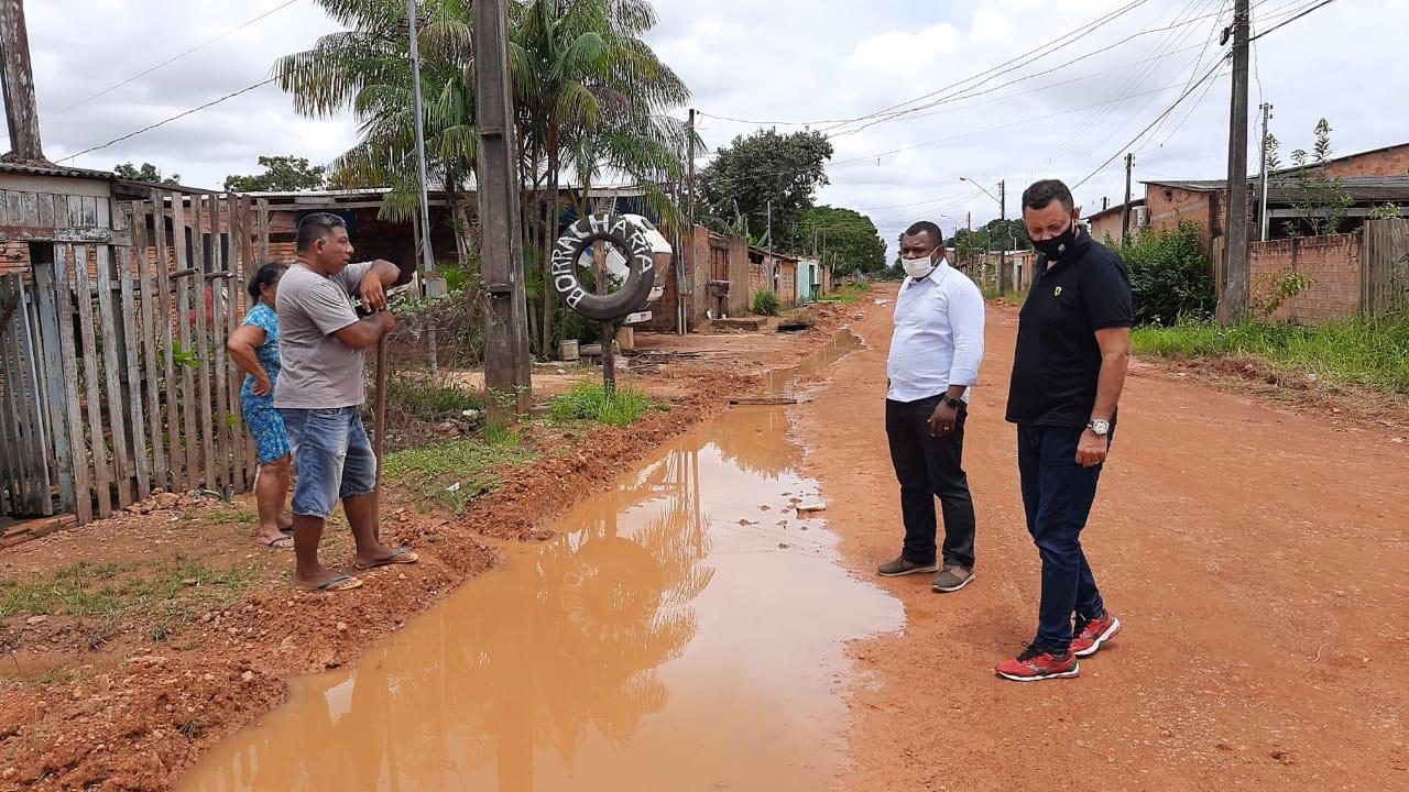 ZONA LESTE: Vereador Vanderlei Silva visita bairro Texeirão e pede melhorias 