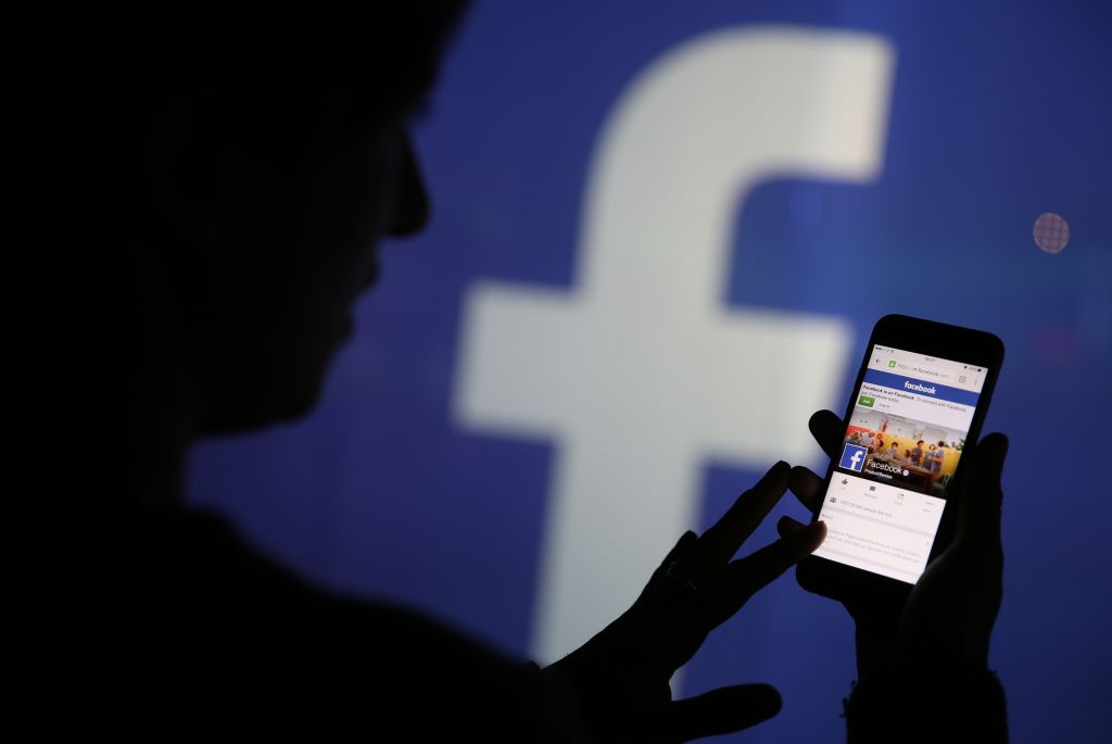 SEGURANÇA: Facebook cedeu dados de usuários a 60 empresas, denuncia NYT