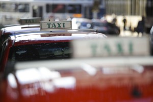 ABUSO: Taxista é esfaqueado ao tentar estuprar jovem em balneário da capital