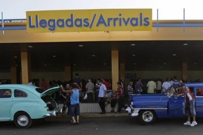 Três pessoas sobrevivem à queda de avião da Cubana de Aviación em Havana