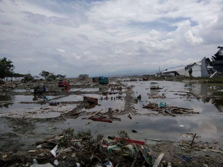 TERREMOTO: Aumenta para 1.234 número de mortos na Indonésia