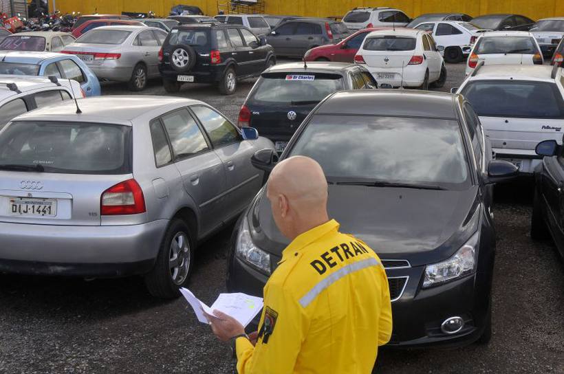 Denatran suspende regulamentação do pagamento de multas com cartão