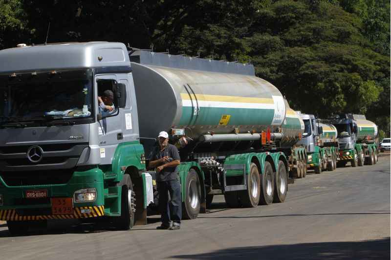 NA BR-364: Sindipetro diz que vai acionar a Justiça para passagem de caminhões-tanque em RO