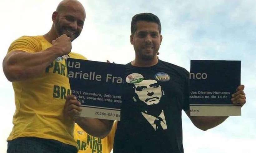 MANIFESTAÇÃO: Deputados que quebraram placa de Marielle são alvo de protesto em escola