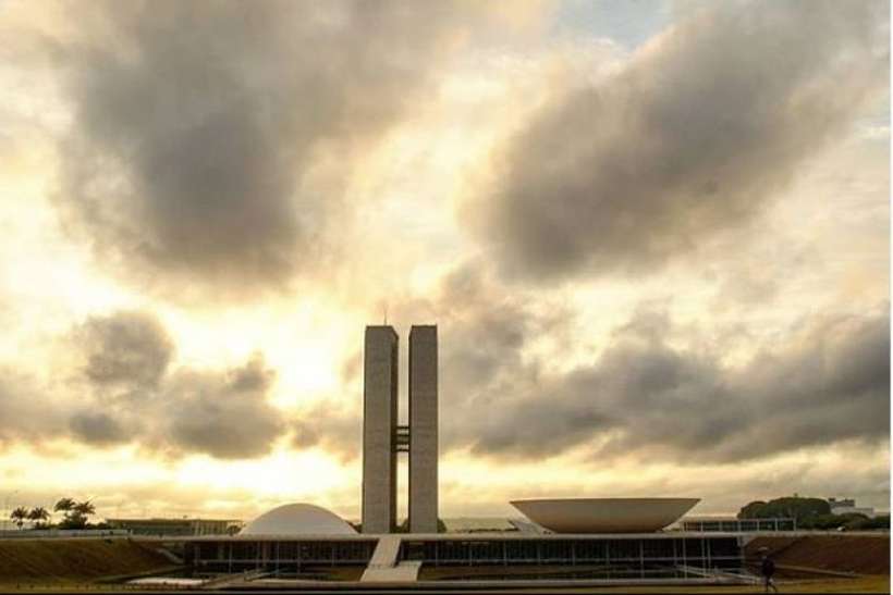 SERVIDORES: Congresso estuda criar uma espécie de bônus salarial para o funcionalismo