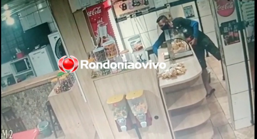 ASSISTA: Vídeo mostra ladrão furtando celular de comerciante na rodoviária da capital