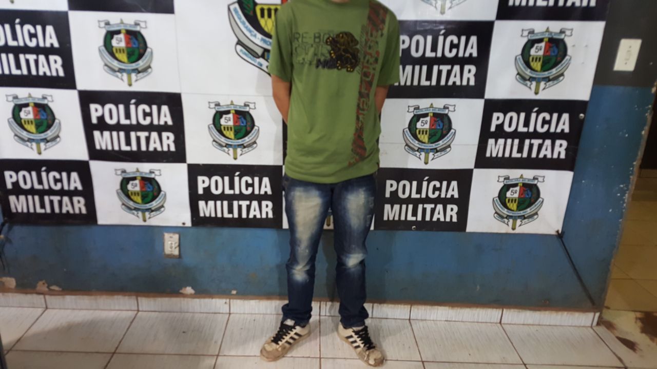 NO BAR: Adolescente é detido portando arma de fogo