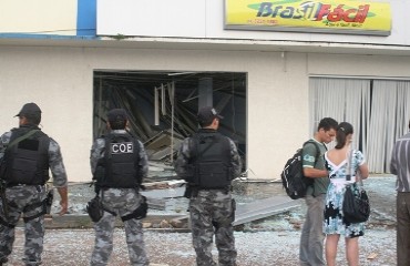 SEGURANÇA PÚBLICA - Agência do Banco do Brasil é explodida em Porto Velho - CONFIRA FOTOS 