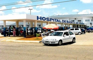 Denúncia aponta que SESAU não paga e impede médicos de trabalhar no Hospital de Base Dr. Ary Pinheiro