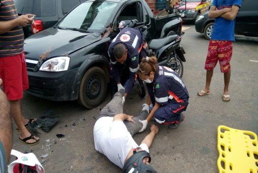  Motorista avança cruzamento e atropela motociclista
