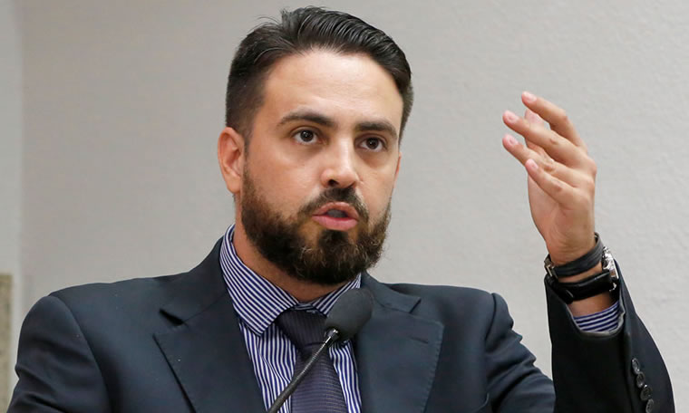 CAPITAL: Léo Moraes destina emenda parlamentar para aquisição de centrais de ar para escola