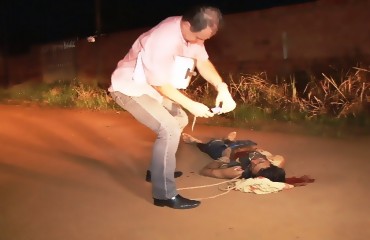 Trabalhador encontra cadáver em frente a chácara na zona leste - Imagens Fortes