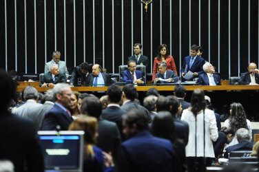 Aprovada em 1º turno PEC que aumenta repasses a municípios