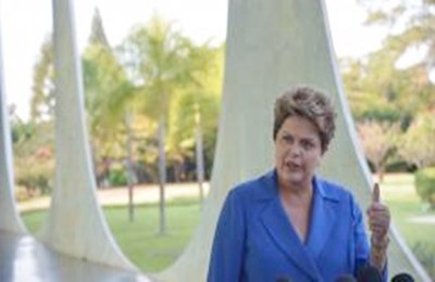 Dilma viaja para Nova York e Temer assume a Presidência