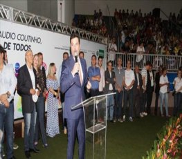 Ministro do Esporte anuncia investimentos para revitalizar Aluízio Ferreira