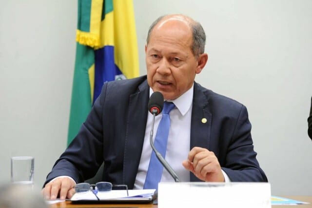 APROVADO: Chrisóstomo anuncia projeto que criminaliza perseguição obsessiva