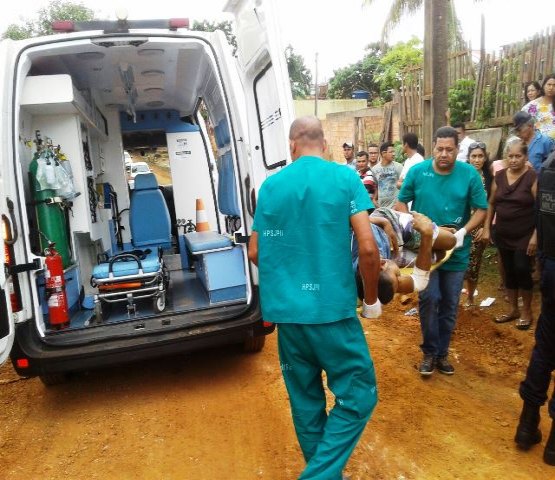 Dupla em motocicleta ataca menor a tiros em via pública de Porto Velho