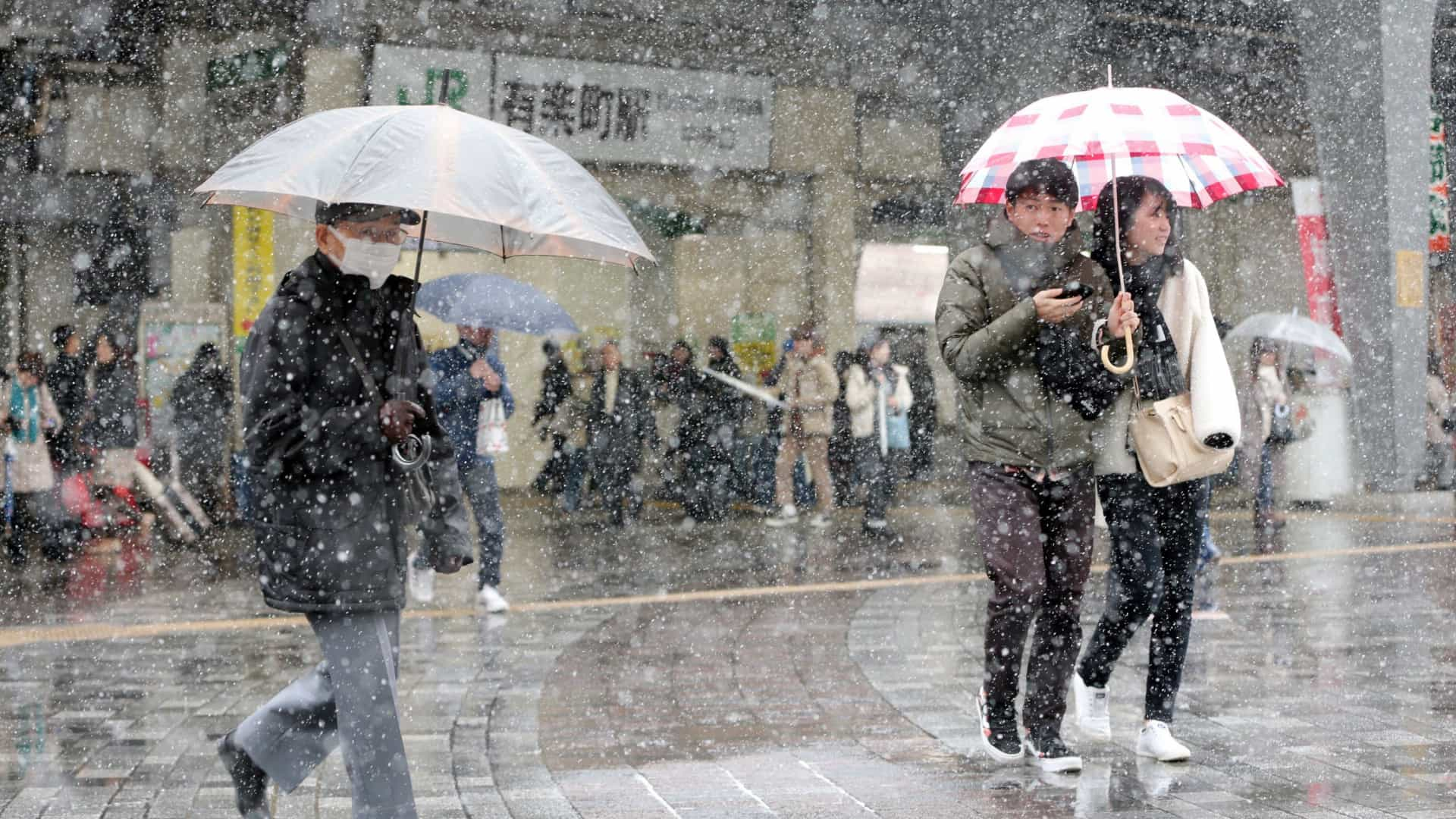 PREJUÍZO: Nevascas provocam cancelamento de mais de cem voos no Japão