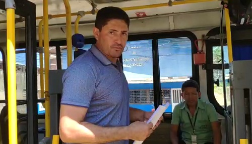 CAPITAL: Márcio Pacele realiza “blitz” e impede que ônibus circule sem cobrador