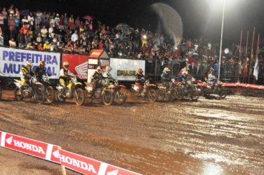 Sucesso marca etapa de abertura do Campeonato Rondoniense de Velocross Noturno 2015