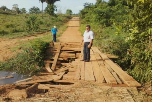 Ponte da 612 continua quebrada após se partir durante travessia de caminhão