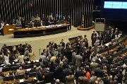 Governo tenta barrar projeto sobre greve de servidor