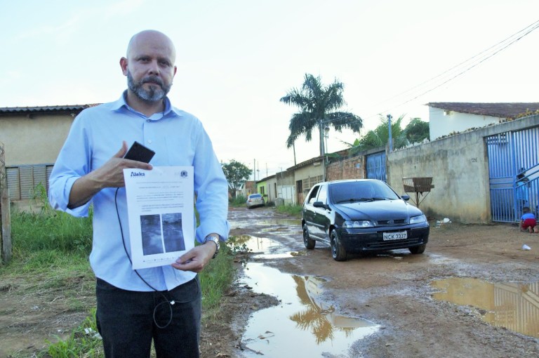 SEM FÉRIAS: Aleks Palitot verifica demandas de zonas periféricas