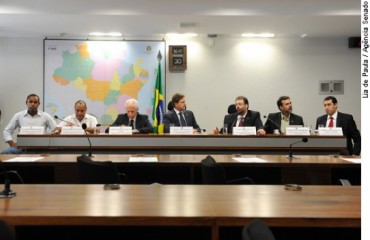 Incra promete assentar cerca de 20 mil famílias até 2014 em Rondônia