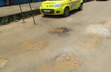 CENA DA CIDADE – Para tirar CNH, futuros motoristas manobram na baliza e nos buracos - Fotos