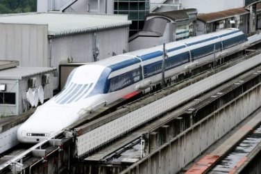 Trem-bala japonês bate recorde de velocidade