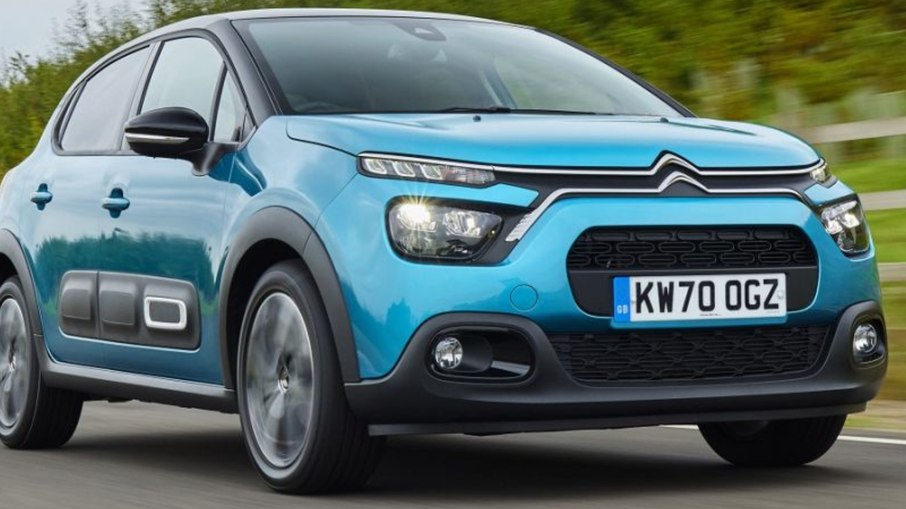 MEDIDA: Stellantis para 400 mil carros após morte por airbag