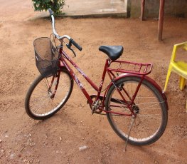 Ladrão se arrepende e devolve bicicleta furtada à faxineira em prédio