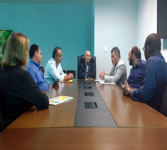 Deputado Edson Martins pede construção de silos ao governador Confúcio