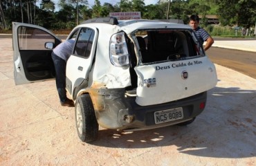 JARU - Desatenção de condutora ocasiona acidente na BR 364 