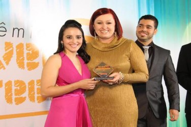 Everlaine Boege recebe o Prêmio Jovem Empreendedor 2013