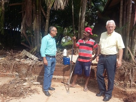 Airton visita pontos atingidos por chuva em Ji-Paraná