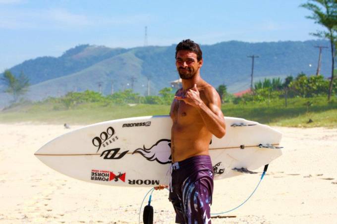 MAL SÚBITO: Bicampeão brasileiro de surfe, Leo Neves morre durante competição