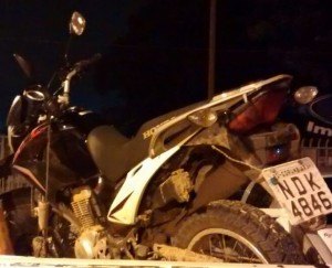 Homem é detido com sinais de embriaguez após empinar moto