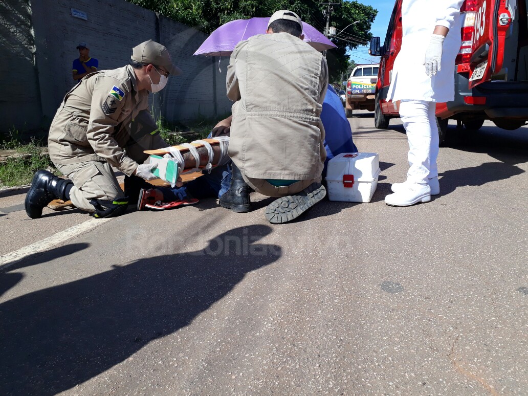 FRATURA NA PERNA: Mulher avança preferencial e deixa motociclista lesionado